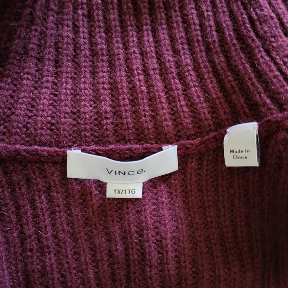 Unworn Vince Women's Ribbed Cashmere Turtleneck Sweater in Burgundy - Picture 6 of 7